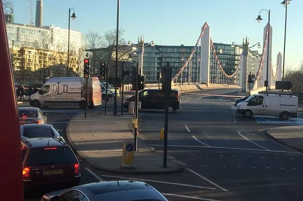 Chelsea Bridge closure: Police close road after suspected 'bomb scare'